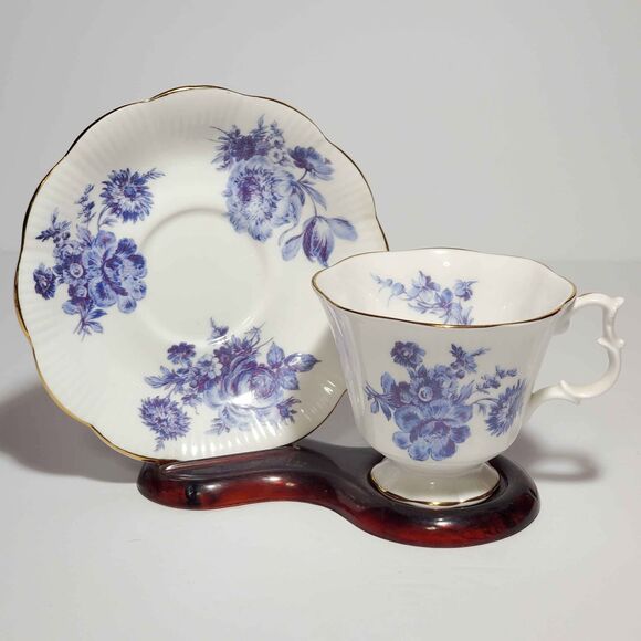 Royal Albert Teacup and Saucer Blue Flowers Vintage - Picture 1 of 8